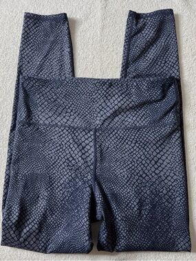 GAPFIT Studio Sky High Yoga Leggings Blue Snakeskin